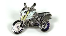  BMW R1200GS (04-12), R1200GS Adv (05-13) & HP2 HP2 Megamoto ピンバッジ
