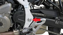  BMW F450GS スイングアームピボット・カバー