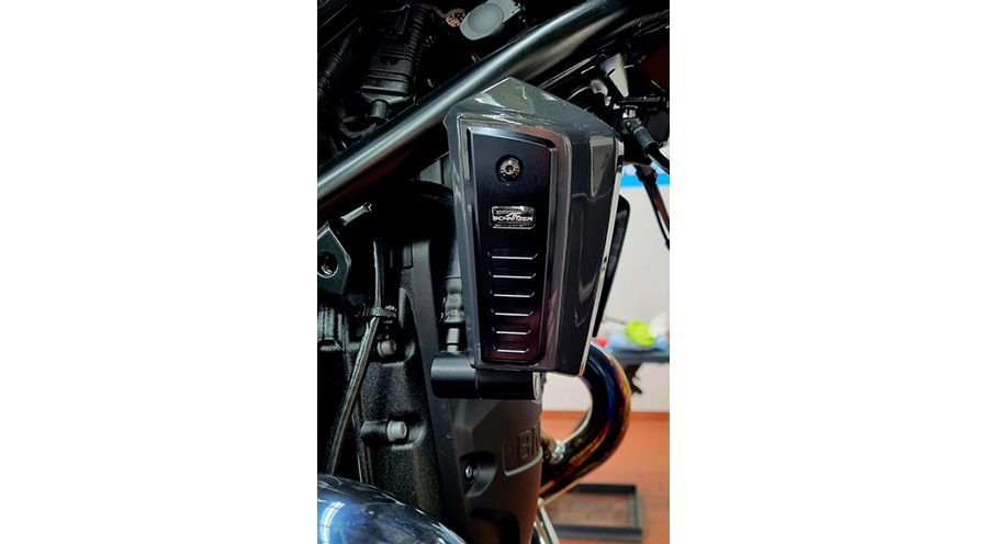 BMW R12nineT & R12 オイルクーラー用カバー