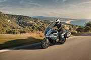 新型BMW R1300RT